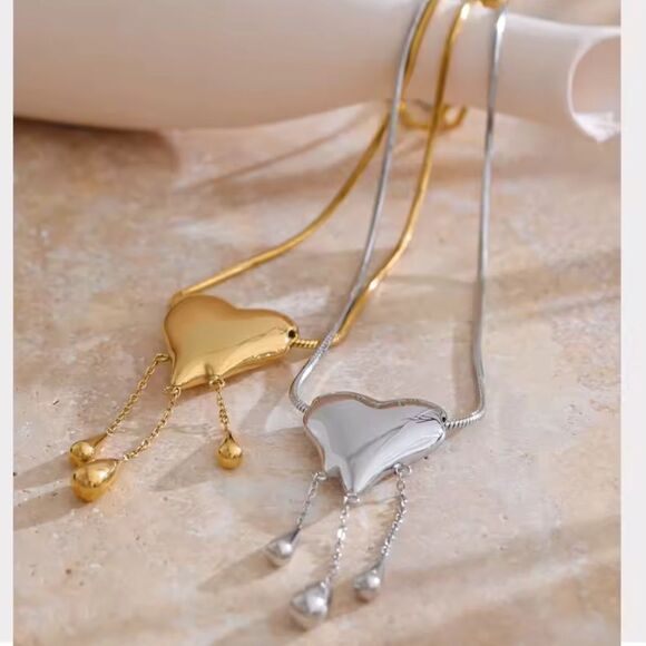 Silver Stainless Steel Heart Necklace – Elegant & Romantic - Picture 5 of 14